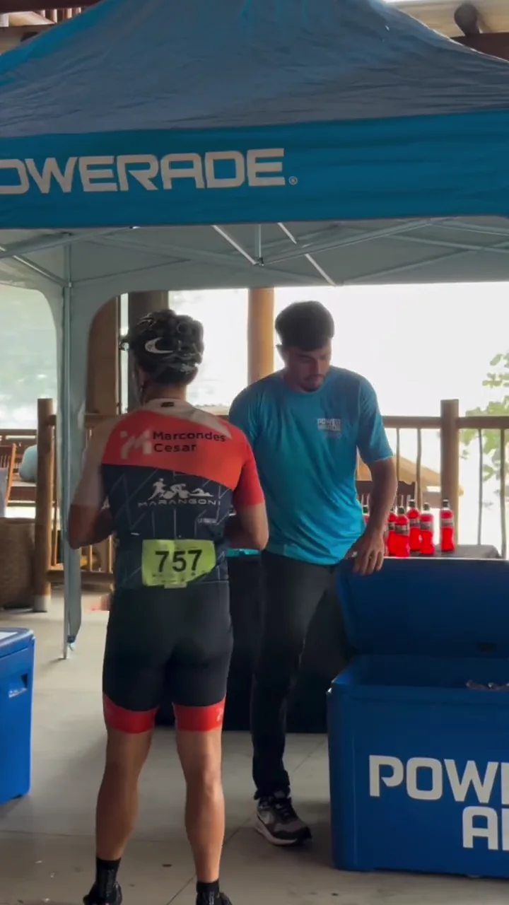 Ativação da Powerade com hidratação para os atletas da Grand Cup